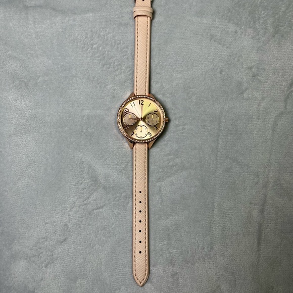 Pink Watch - Picture 2 of 7